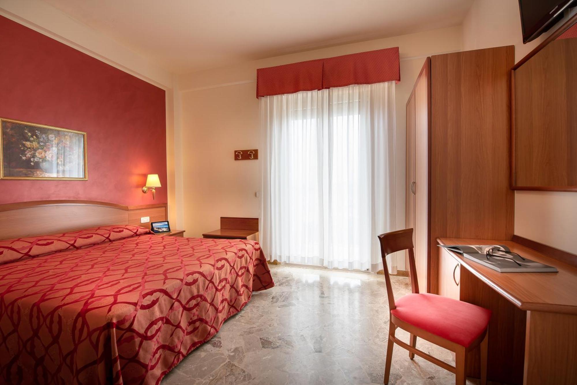 Hotel Tiffany Rimini Exterior foto