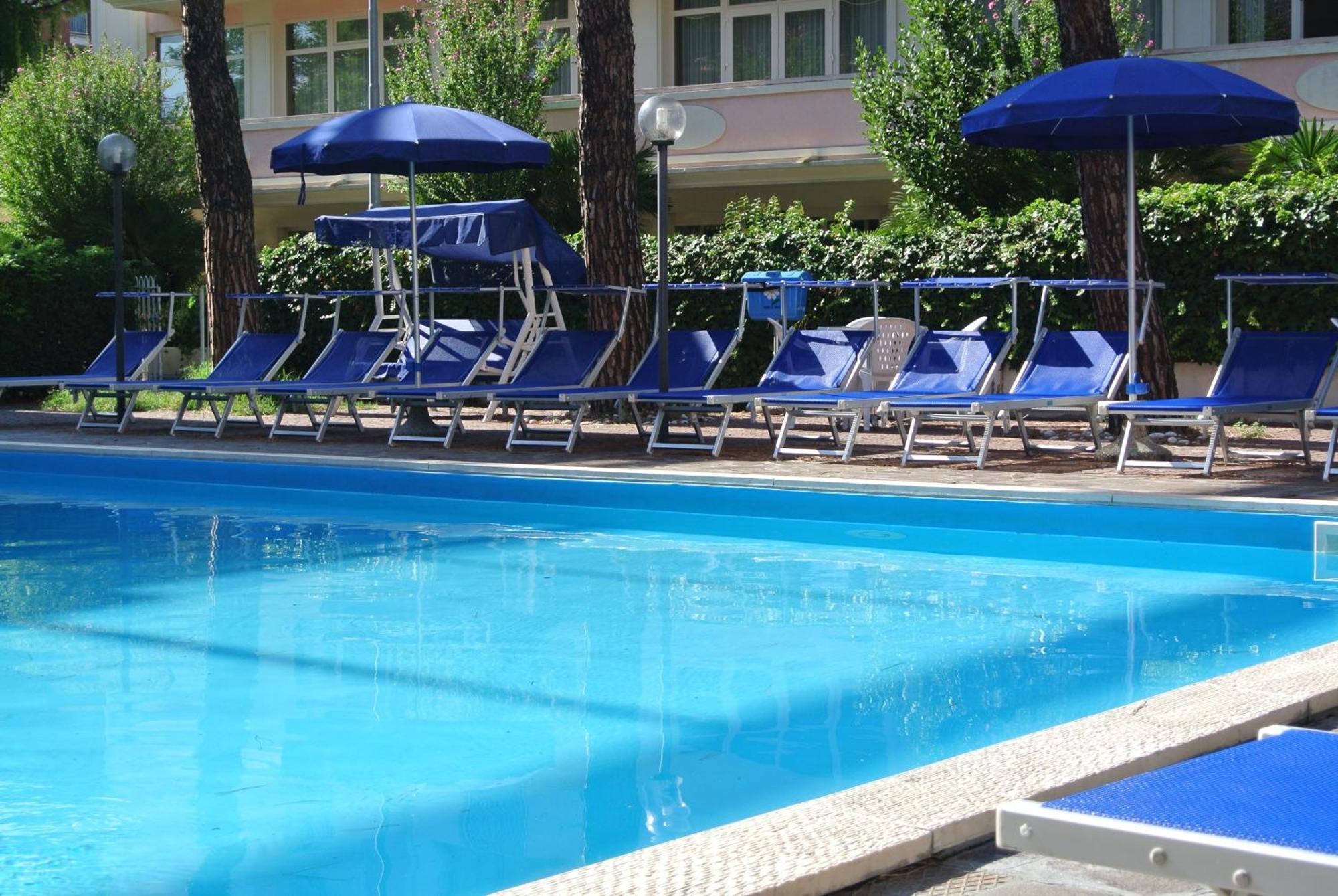 Hotel Tiffany Rimini Exterior foto